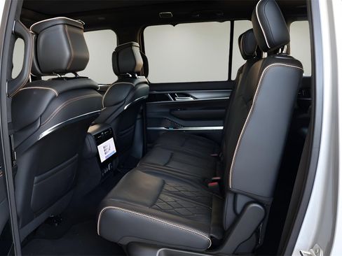 Used 2023 Jeep Grand Wagoneer Series III w/ Quick Order Packagew 28T image 16