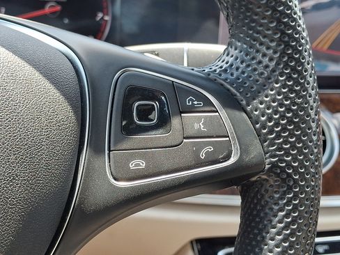 Used 2017 Mercedes-Benz E 300 4MATIC image 24