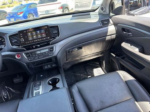 Certified 2025 Honda Ridgeline RTL+ image 14