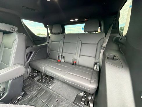 Used 2026 Chevrolet Tahoe Z71 w/ Z71 Off-Road Package AWD/4WD image 17