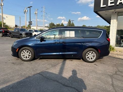 Used 2020 Chrysler Voyager Lxi FWD image 2