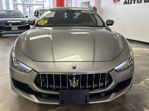 Used 2019 Maserati Ghibli RWD image 2