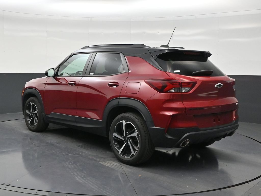 Used 2021 Chevrolet TrailBlazer RS w/ Technology Package FWD image 3