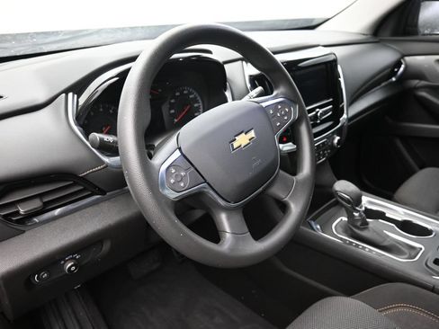 Used 2021 Chevrolet Traverse LS FWD image 18