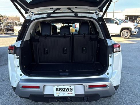 Used 2022 Nissan Pathfinder Platinum w/ Cargo Package image 26