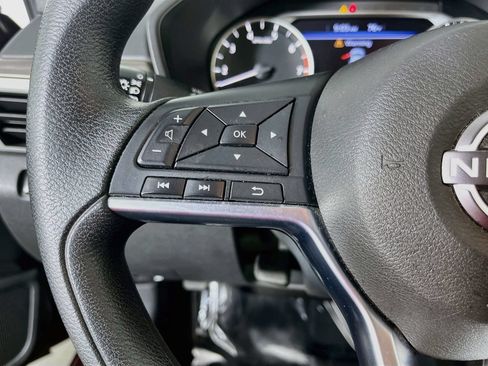Used 2025 Nissan Altima 2.5 SV FWD image 11