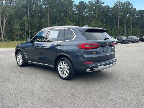 Used 2022 BMW X5 xDrive40i w/ Premium Package AWD/4WD image 5