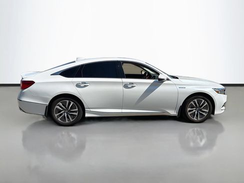 Used 2018 Honda Accord Touring image 4