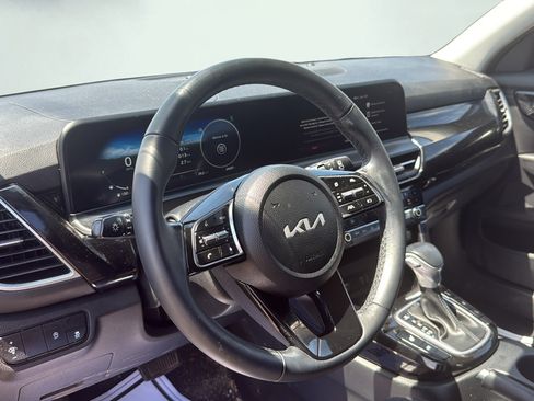 Used 2024 Kia Seltos S AWD/4WD image 35