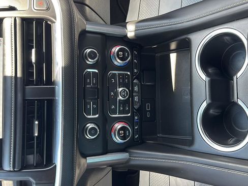 Certified 2024 GMC Yukon SLT image 35