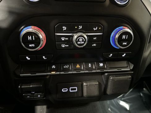 Used 2019 GMC Sierra 1500 SLE w/ SLE Value Package image 20