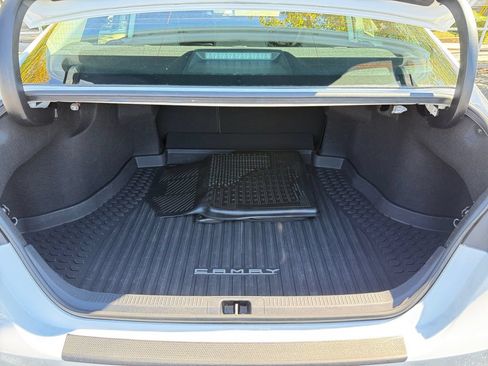 Used 2021 Toyota Camry SE FWD image 36