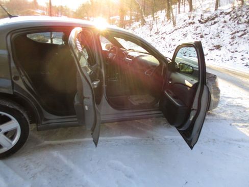 Used 2013 Dodge Avenger SE image 12