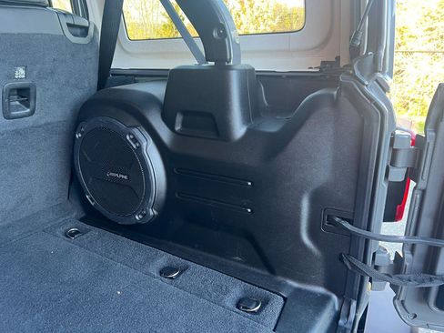 Used 2022 Jeep Wrangler Unlimited Sahara AWD/4WD image 10