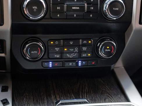 Used 2021 Ford F250 Lariat AWD/4WD image 27