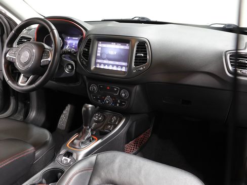 Used 2020 Jeep Compass Trailhawk w/ Cold Weather Group AWD/4WD image 64