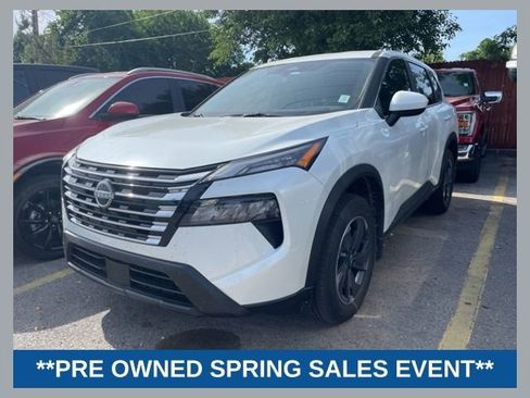 Used 2026 Nissan Rogue SV FWD image 1
