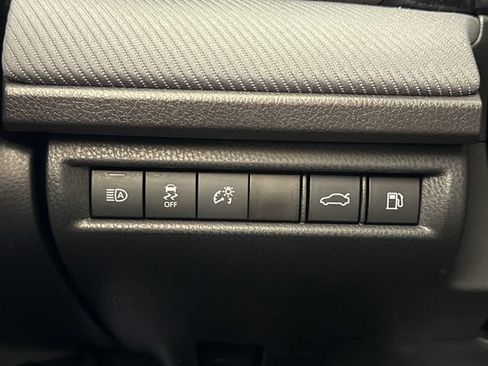 Used 2025 Toyota Camry SE FWD image 37