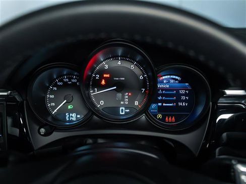 Certified 2026 Porsche Macan AWD/4WD image 20