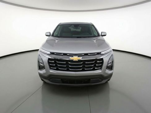 Used 2025 Chevrolet Equinox LT image 2