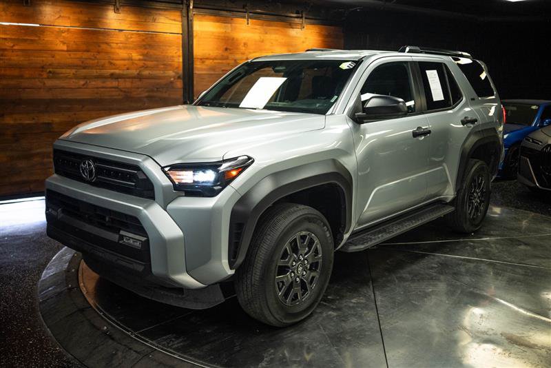 Used 2025 Toyota 4Runner SR5 AWD/4WD image 2