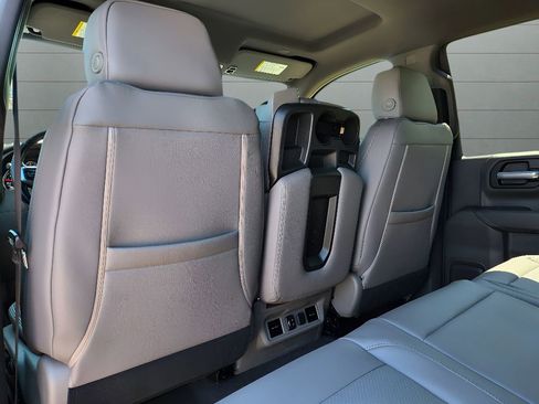 Used 2021 Chevrolet Silverado 1500 LT image 25