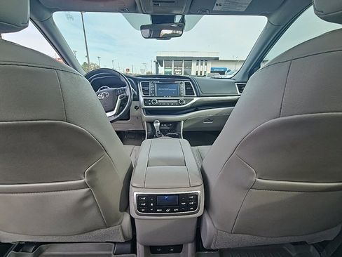 Used 2019 Toyota Highlander Limited Platinum image 15