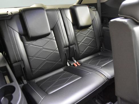 Used 2024 Volkswagen Atlas SE AWD/4WD image 35
