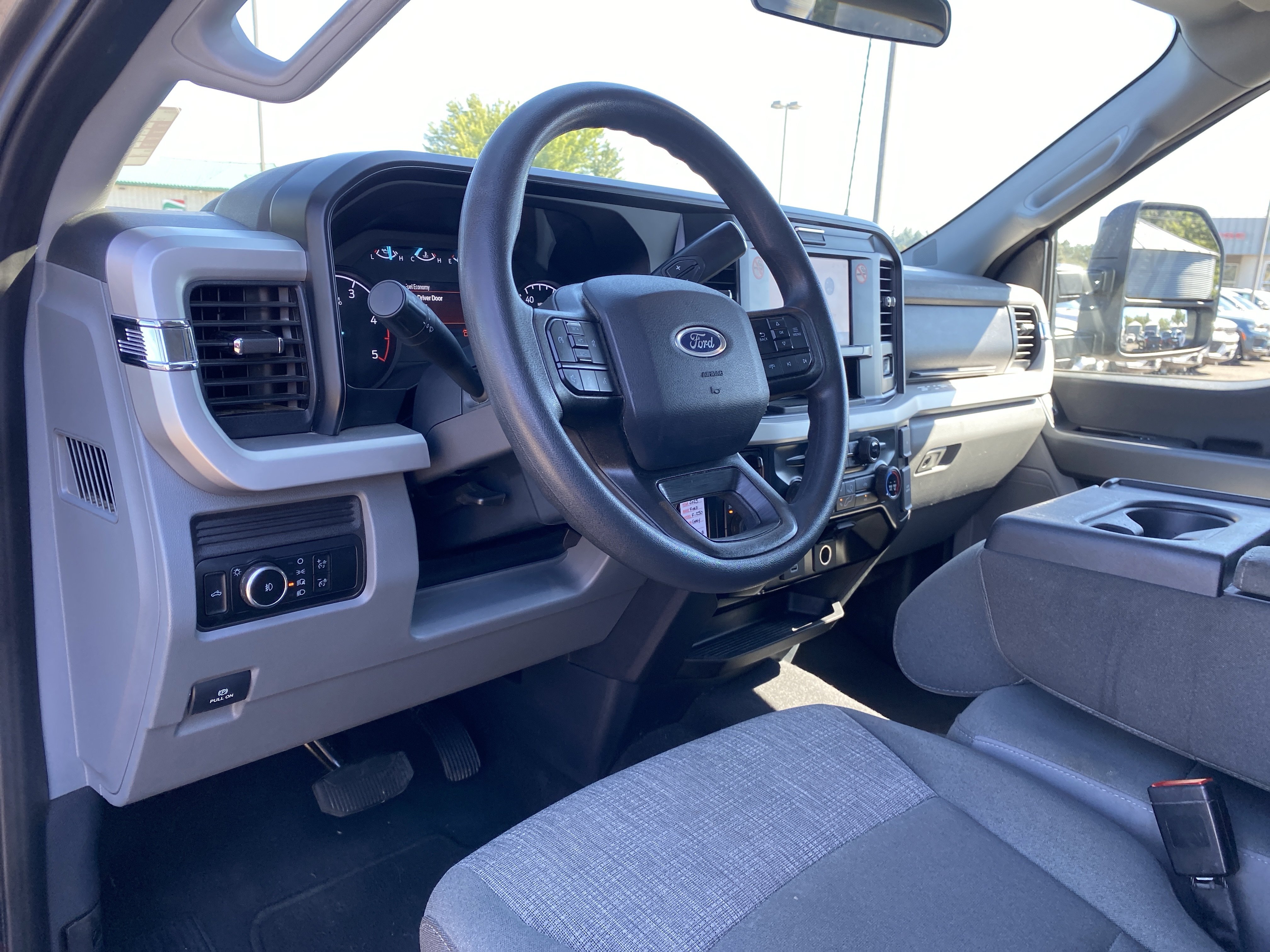 Used 2025 Ford F250 XLT AWD/4WD image 13