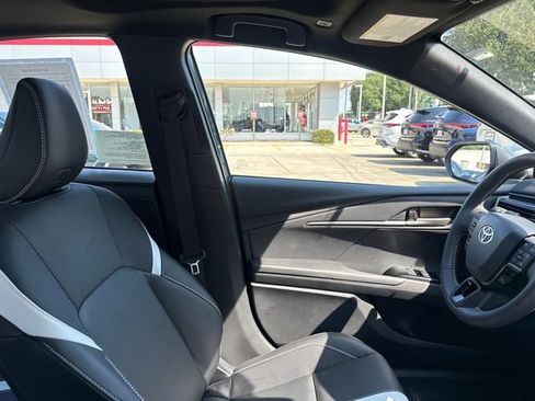Used 2026 Toyota Camry SE w/ Multimedia Upgrade Package AWD/4WD image 14
