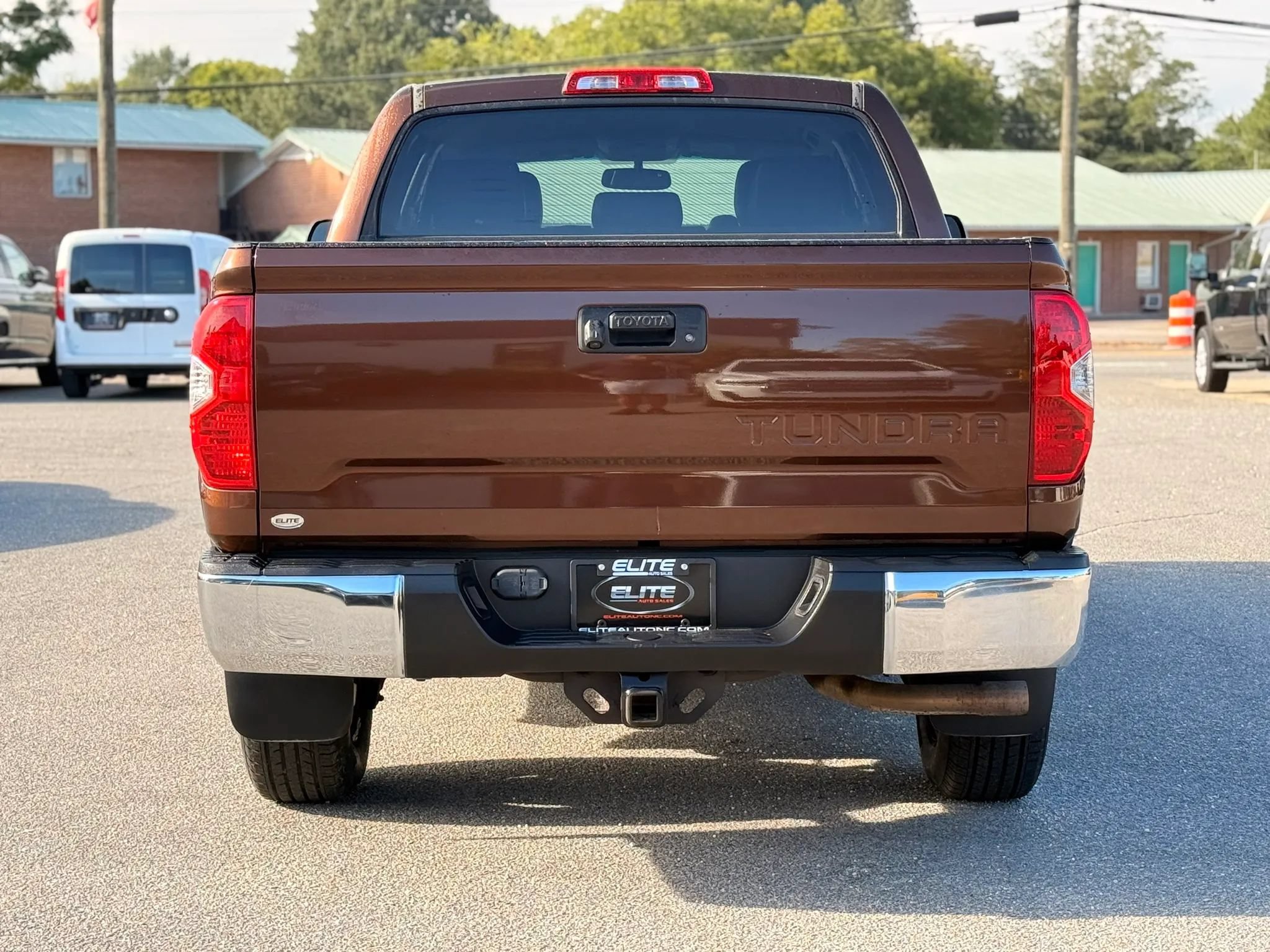 Used 2017 Toyota Tundra SR5 w/ SR5 Upgrade Package RWD image 8