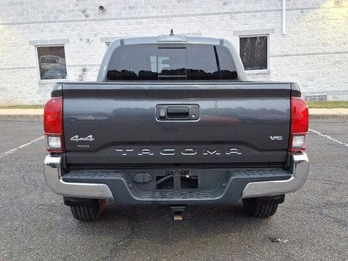 Certified 2020 Toyota Tacoma SR5 image 24