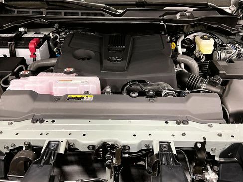 New 2026 Toyota Tundra SR5 AWD/4WD image 17