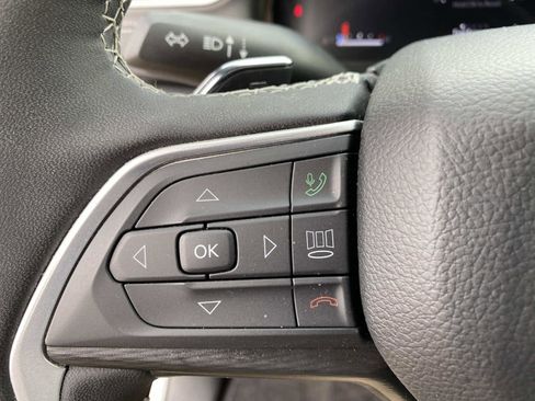 Certified 2025 Jeep Grand Cherokee Laredo w/ Luxury Tech Group I AWD/4WD image 17