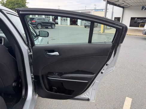Used 2022 Dodge Charger SXT RWD image 30