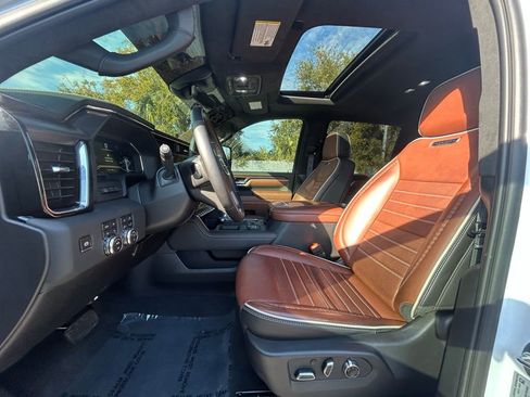 Used 2025 GMC Sierra 2500 Denali Ultimate w/ Max Trailering Package image 13