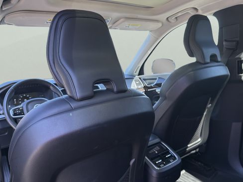 Used 2019 Volvo XC90 T5 Momentum w/ Protection Package FWD image 24