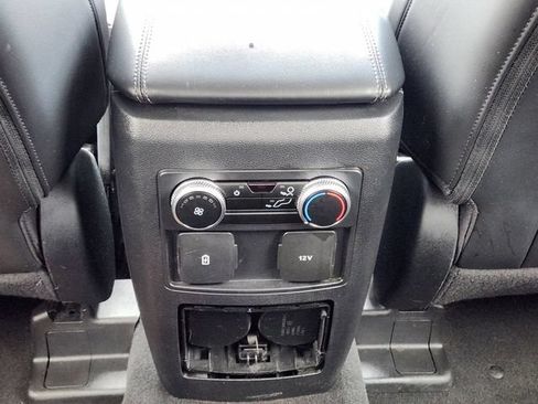 Used 2022 Ford Explorer XLT w/ Equipment Group 202A RWD image 30