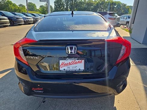 Used 2018 Honda Civic EX-T image 9