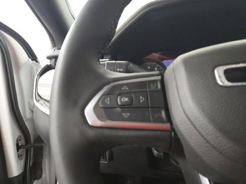 Used 2023 Jeep Compass Limited image 9