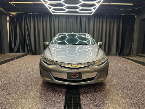 Used 2018 Chevrolet Volt LT FWD image 2