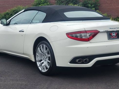 Used 2017 Maserati GranTurismo Convertible RWD image 15