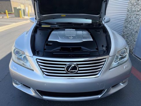 Used 2010 Lexus LS 460 RWD image 18