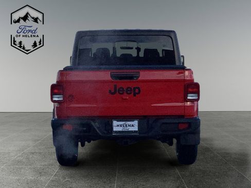 Used 2023 Jeep Gladiator Sport image 4