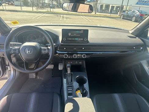 Used 2022 Honda Civic Sport image 16