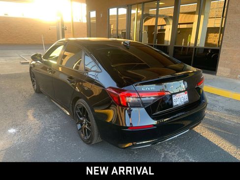 Used 2025 Honda Civic Sport image 6