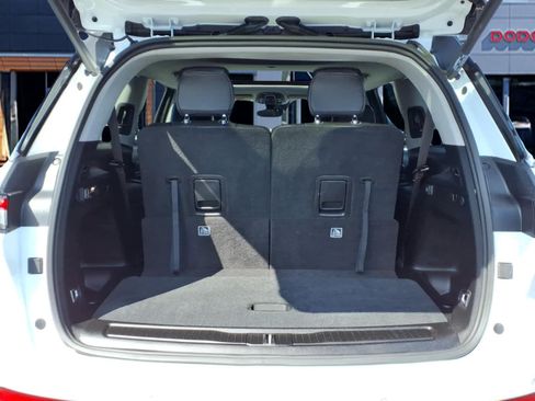 Used 2023 Jeep Grand Cherokee L Limited AWD/4WD image 6