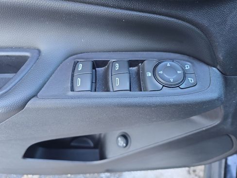 Used 2018 Chevrolet Equinox LT w/ Sun & Infotainment Package image 13