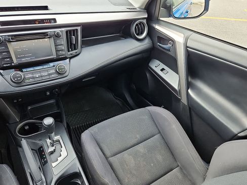 Used 2018 Toyota RAV4 XLE w/ Plus Extra Value Package FWD image 12
