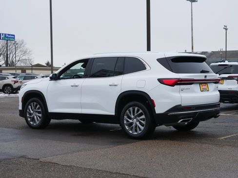 Used 2025 Buick Enclave Preferred image 5